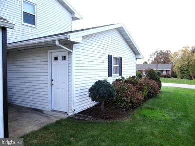 2958 Jefferson Dr, Chambersburg, PA 17201 - photo 4