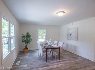 504 W 8th St, Siler City, NC 27344 - photo 3