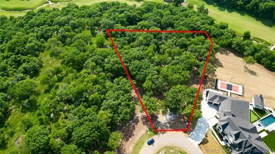 Culdesac Lot, wooded lot