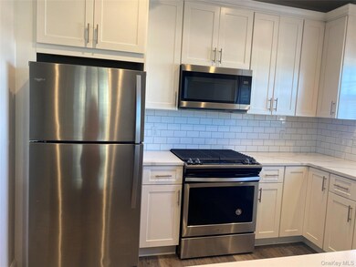 840 Montauk Hwy unit 1A, Copiague, NY 11726 - photo 2