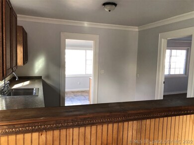 Kitchen with bar