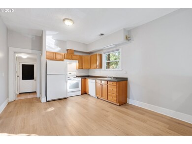 635 SE Walnut St, Hillsboro, OR 97123 - photo 6