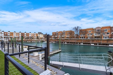 10 Half Moon Isle unit 10B, Jersey City, NJ 07305 - photo 3