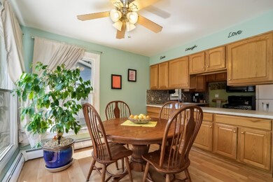 006-Dining_Room-3103578-medium