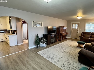 111 SE Elm St, John Day, OR 97845 - photo 4