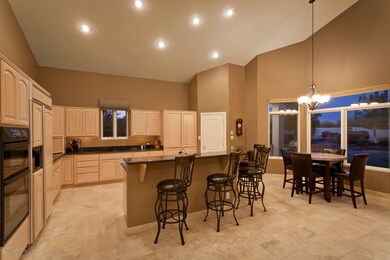 Kitchen & Breakfast Rm