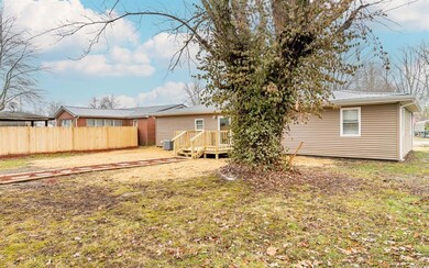 116 S 6th St, Austin, IN 47102 - photo 6