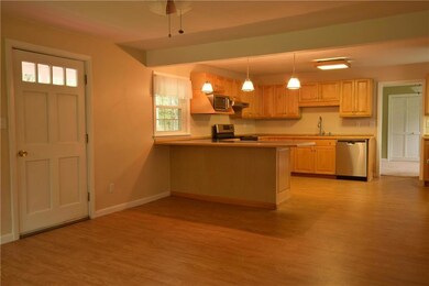 Eat-in-kitchen
