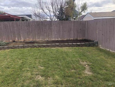 535 S Valley Dr, Nampa, ID 83686 - photo 5