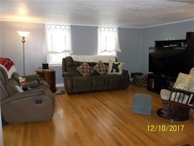 Nice hardwoods, fresh paint in this spacious livin