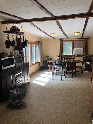 25 Edgewood St, Claremont, NH 03743 - photo 5