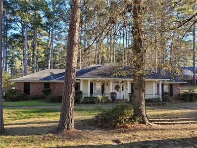 Spacious home with large rooms on quiet cul-de-sac