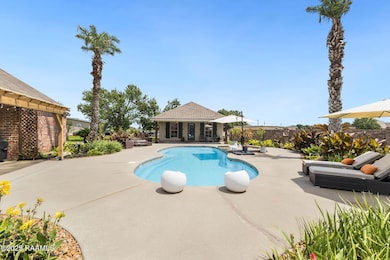Pool & Guest Suite View