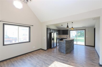 333 Hartford Ave, Des Moines, IA 50315 - photo 4