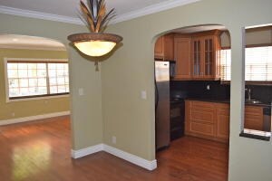 911 Ardmore Rd, West Palm Beach, FL 33401 - photo 2