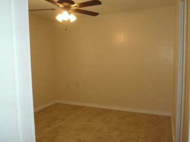 401 Walnut St, Brazoria, TX 77422 - photo 4