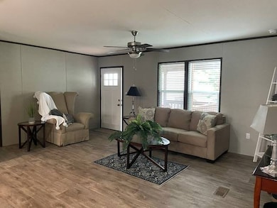 2300 Ward Bend Rd unit 117, Sealy, TX 77474 - photo 4