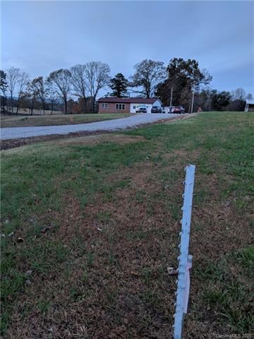Large Front Yard front front corner post