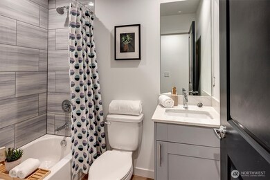 2713 E Yesler Way unit B, Seattle, WA 98122 - photo 4