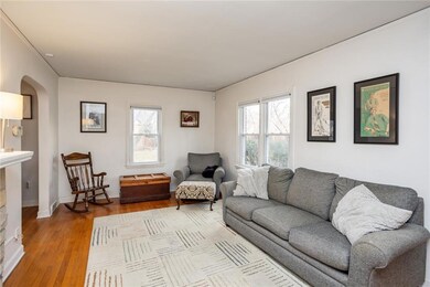 4701 Beaver Crest Dr, Des Moines, IA 50310 - photo 3