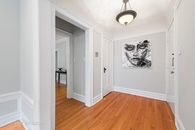 2916 N Pine Grove Ave unit 3, Chicago, IL 60657 - photo 2