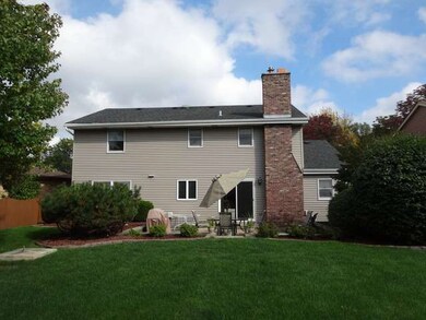 510 N Walnut St, Elmhurst, IL 60126 - photo 2