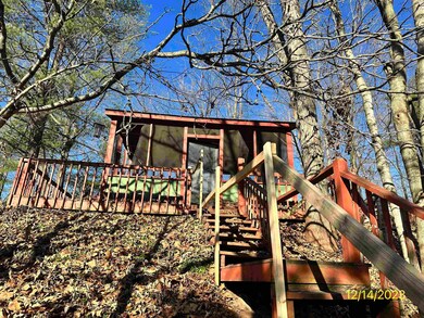 35 Limeberger Creek Rd, Poca, WV 25159 - photo 2