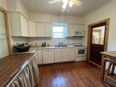 6030 Hoover Ct, Granbury, TX 76049 - photo 6