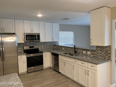 8943 Macarthur Ct S, Jacksonville, FL 32216 - photo 2