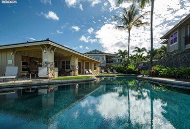 Lovely pool & spa plus poolside kitchen entertainm