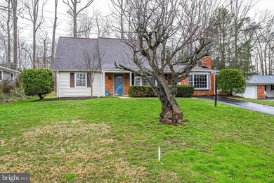 12823 Melville Ln, Fairfax, VA 22033 - photo 2