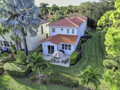 562 Tomahawk Ct, Palm Beach Gardens, FL 33410 - photo 2