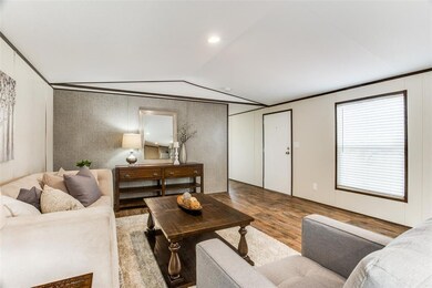 302 Pisces Dr, Granbury, TX 76049 - photo 5