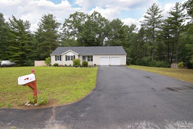 19 Oxford Dr, Saratoga Springs, NY 12866 - photo 3