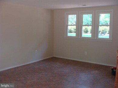 618 Falmouth Ct, Sykesville, MD 21784 - photo 6