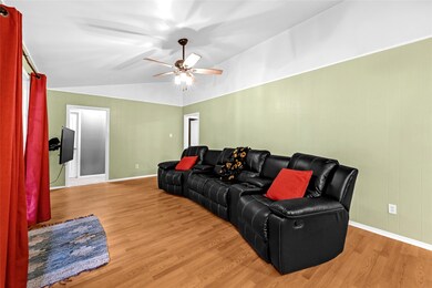 1503 Alta Vista Dr, Alvin, TX 77511 - photo 5