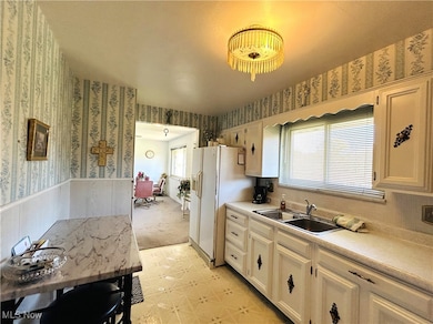 188 Columbus Way, Weirton, WV 26062 - photo 7