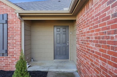 205 Vail Cir, Kiefer, OK 74041 - photo 2