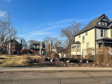 1752 W Canfield St, Detroit, MI 48208 - photo 4