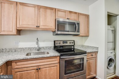 5700 Chapman Mill Dr unit 410, Rockville, MD 20852 - photo 5