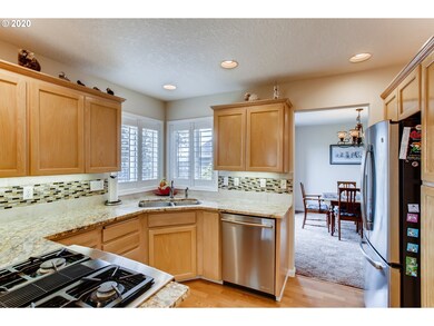 1073 S Pine St, Canby, OR 97013 - photo 5