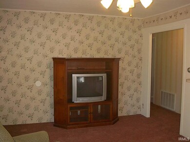 825 Hazel St, Auburn, IN 46706 - photo 3