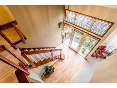 Entry/Foyer.