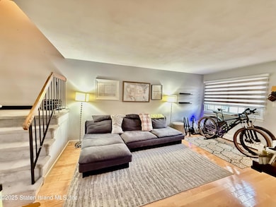 19 Tiger Ct unit 62, Staten Island, NY 10314 - photo 7