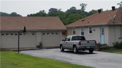 Just minutes from everything,  interstate, lewisburg, columbia, super cute and clean, move in ready