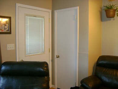 1010 S 11th St, Grand Forks, ND 58201 - photo 7