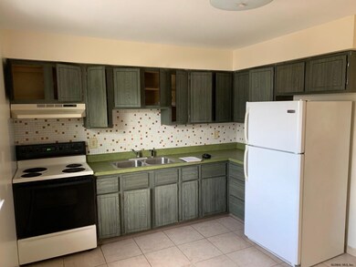 35 Mcalpin St, Albany, NY 12209 - photo 7