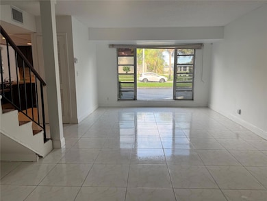 8031 Lagos de Campo Blvd unit L3, Tamarac, FL 33321 - photo 5