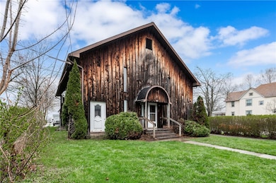 934 W Ridge Ave, Sharpsville, PA 16150 - photo 2