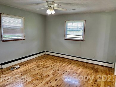 12 Esek Dr, Leicester, NC 28748 - photo 5